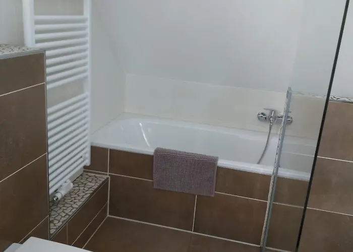 Monteurwohnungen Braeu 梅舍德